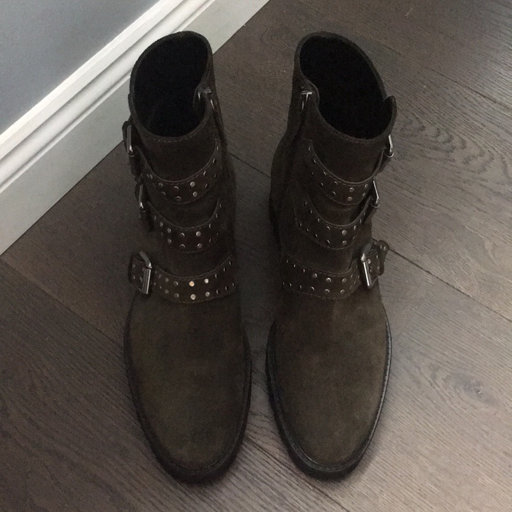 M.Gemi suede Fibbia boots in olive